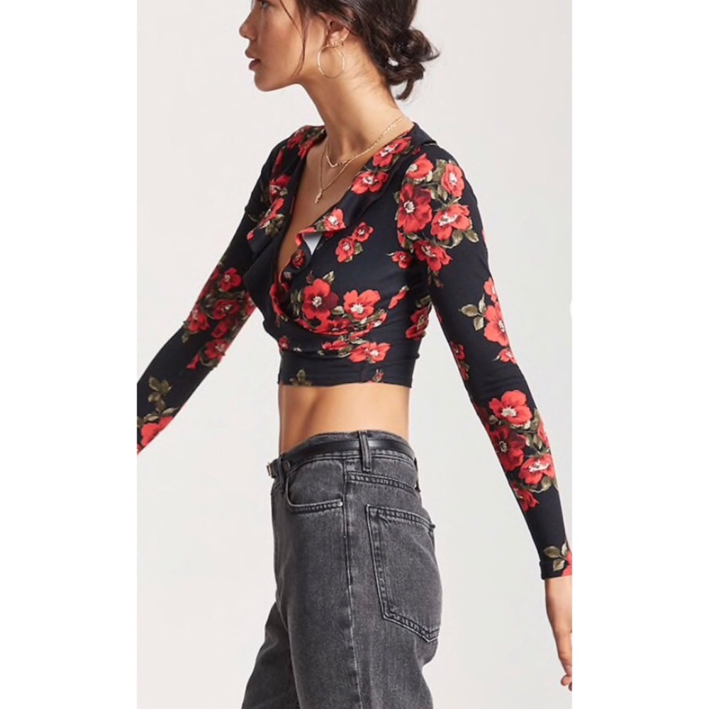 NEW Forever 21 Floral Surplice Ruffle Crop Top - Picture 2 of 8